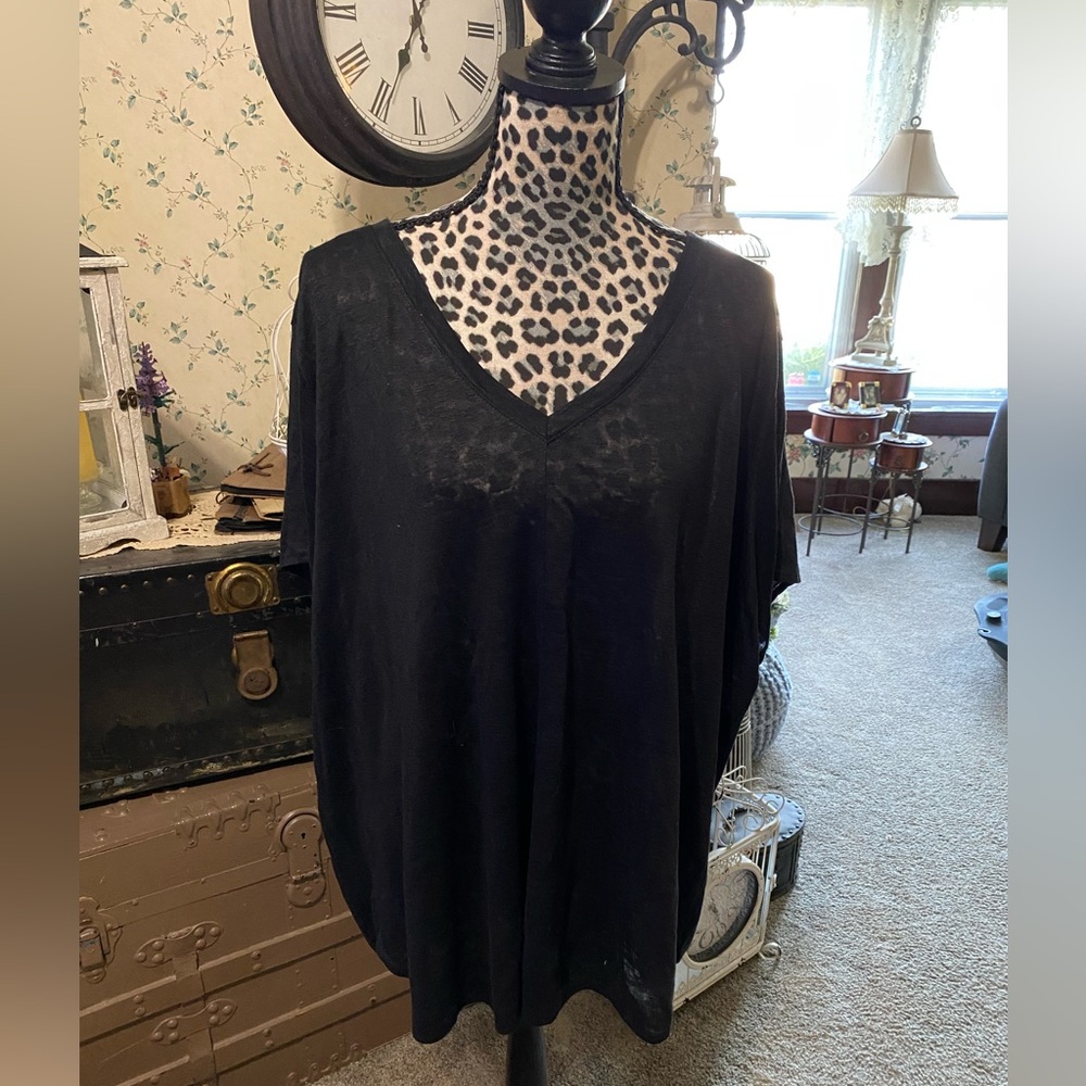 Tahari Black Short Sleeve Blouse